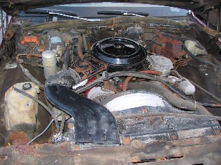 Engine with air cleaner